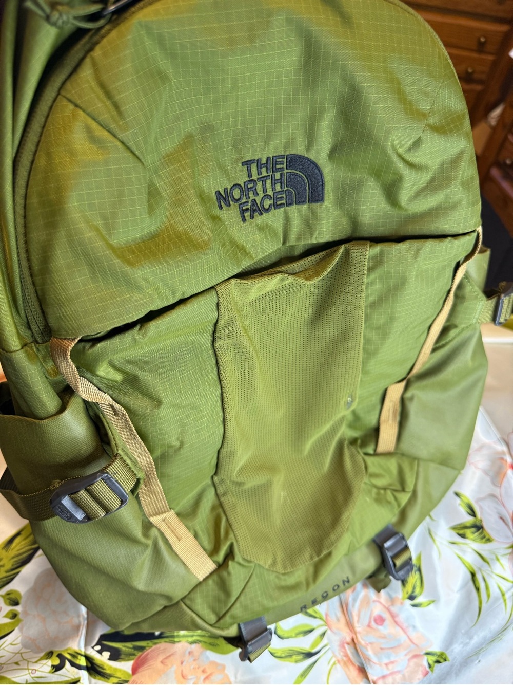 The North Face Recon Backpack Green Hiking Laptop Travel Backpack